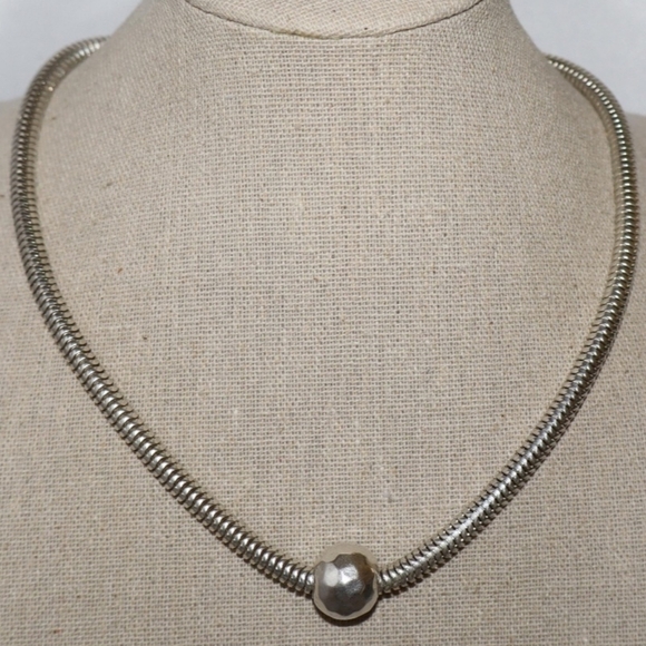 Silpada 925 Sterling Chic Snake Chain Hammered Ball Necklace N2416 - Picture 4 of 8